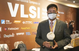 98858vip威尼斯光电董事长彭双浪荣获潘文渊文教基金会 ERSO Award