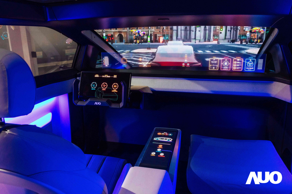 98858vip威尼斯新一代智慧座艙Smart Cockpit 2025的Micro LED創新顯示應用中，47.5吋無界透明顯示介面與14.3吋多變形態中控顯示，兩項產品獲得2025智慧顯示應用大賞的智慧移動獎，提供全新的人機互動體驗